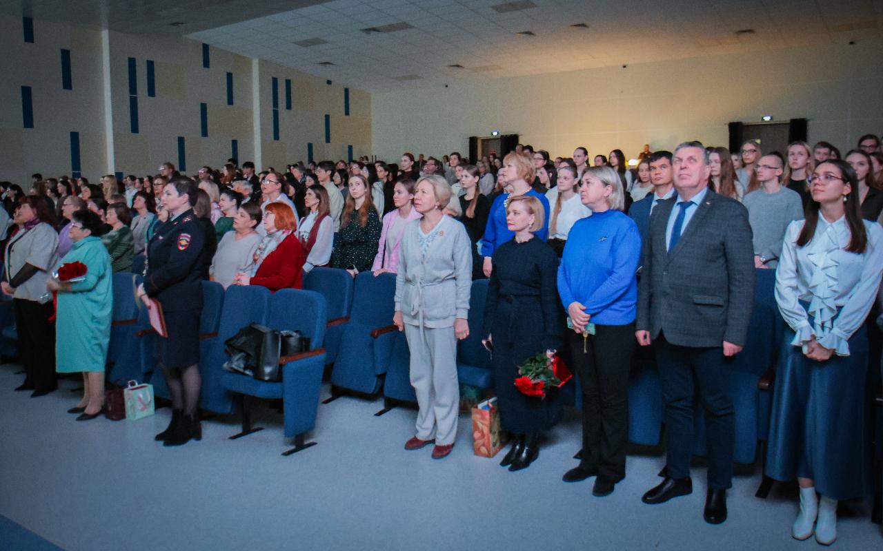 ФОТО к новости: Институт филологии и медиакоммуникаций НГПУ отметил 90-летний юбилей