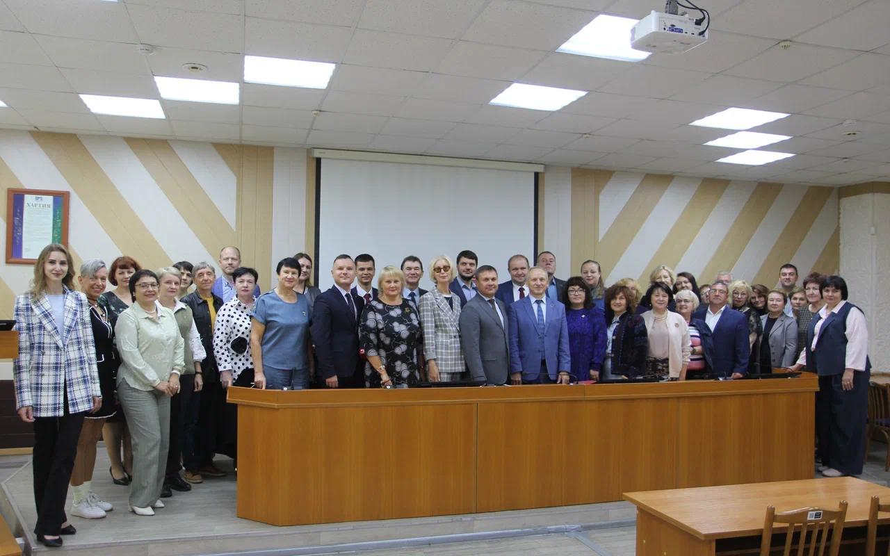 ФОТО к новости: НГПУ сегодня и завтра: активная работа на благо региональной системы образования