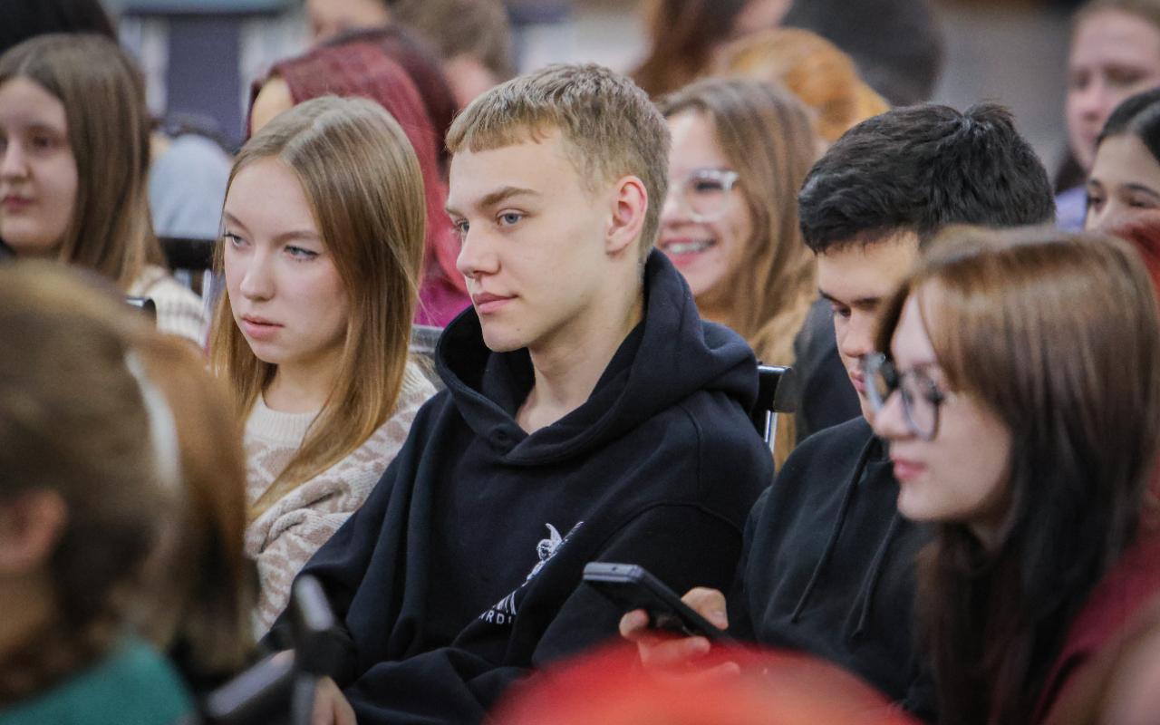 ФОТО к новости: Министр культуры Новосибирской области встретилась со студентами ИКиМП НГПУ: о карьере в сфере культуры, «земских» программах и новых форматах сотрудничества