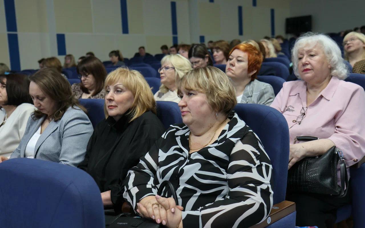 ФОТО к новости: Педагогический дневник: НГПУ как ресурс профессионального развития педагогов региона