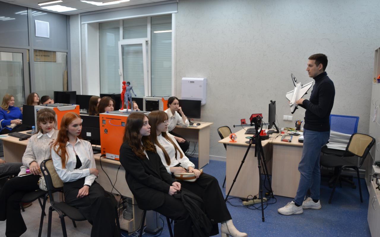 ФОТО к новости: НГПУ посетили будущие целевики из Коченёвского района