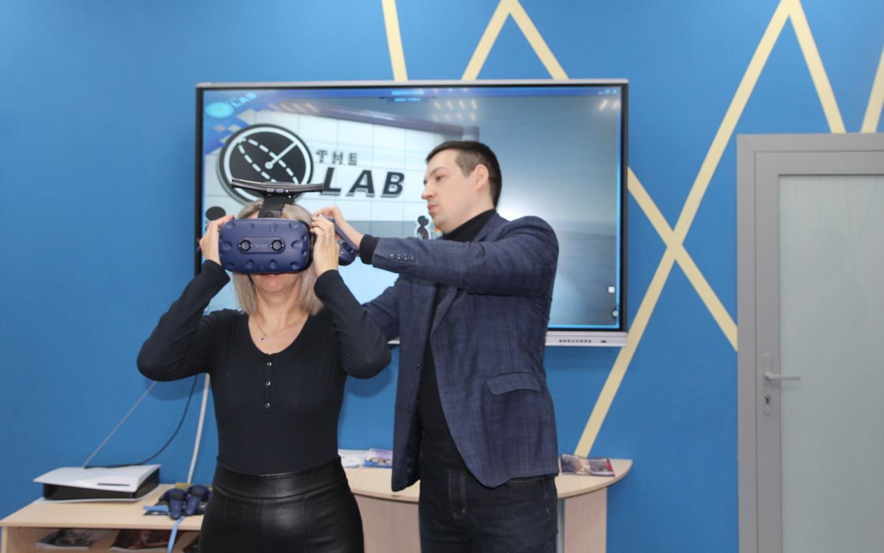 ФОТО к новости: Траектория будущих педагогов: в НГПУ состоялась встреча с родителями учеников психолого-педагогических классов МАОУ СОШ № 220