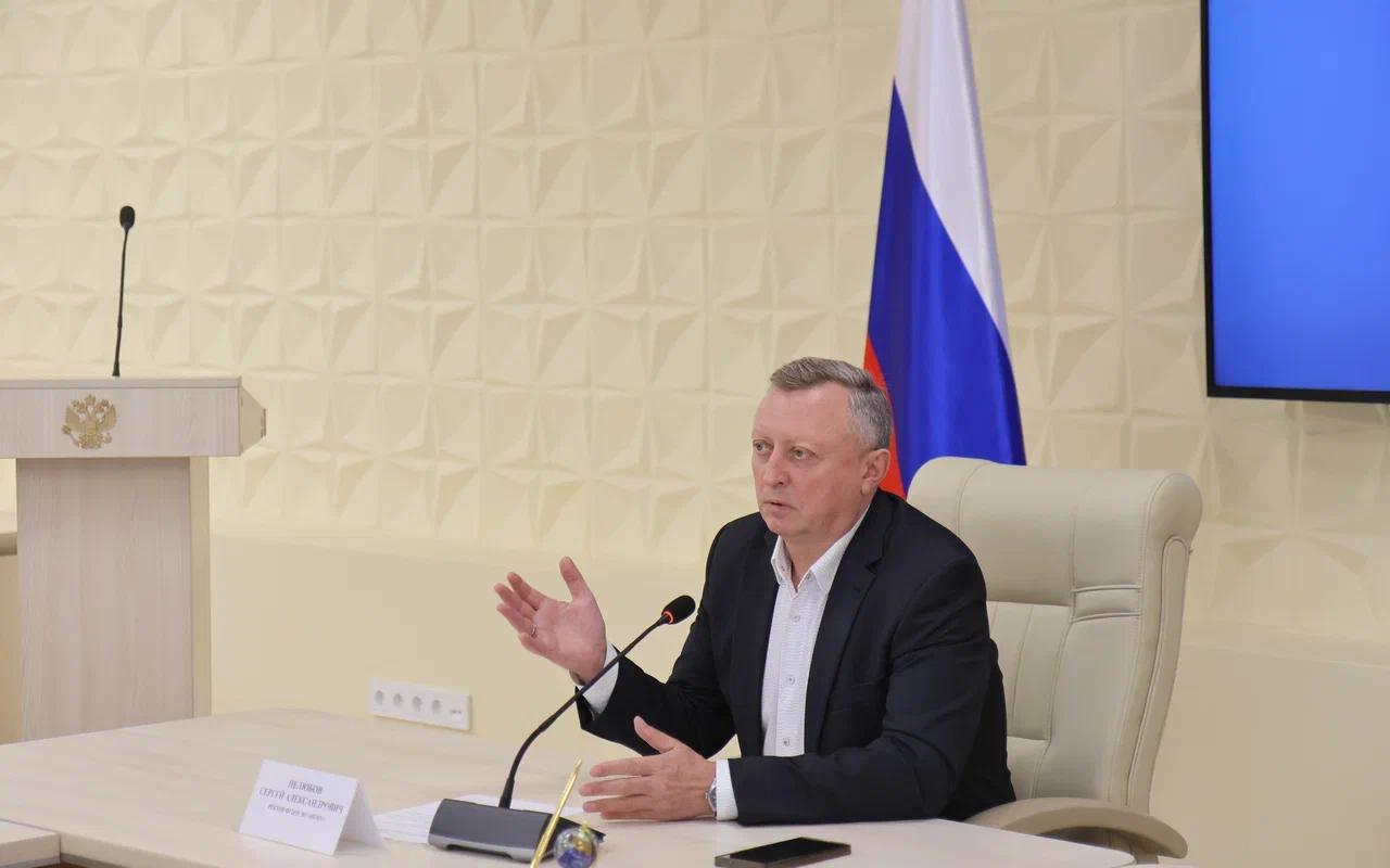 ФОТО к новости: «Очень важна обратная связь»: ректор НГПУ встретился со студентами