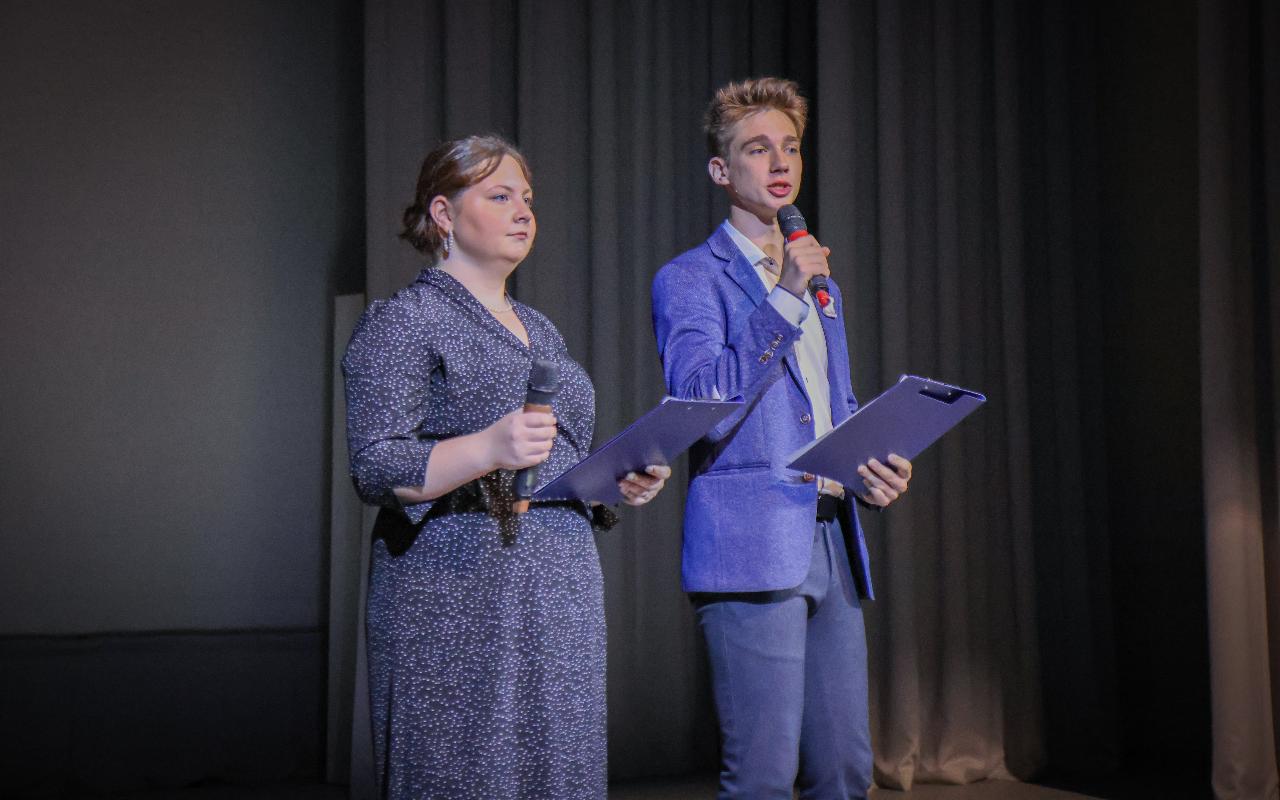 ФОТО к новости: «Вы — будущее России»: в НГПУ состоялось вручение дипломов выпускникам Института истории, гуманитарного и социального образования