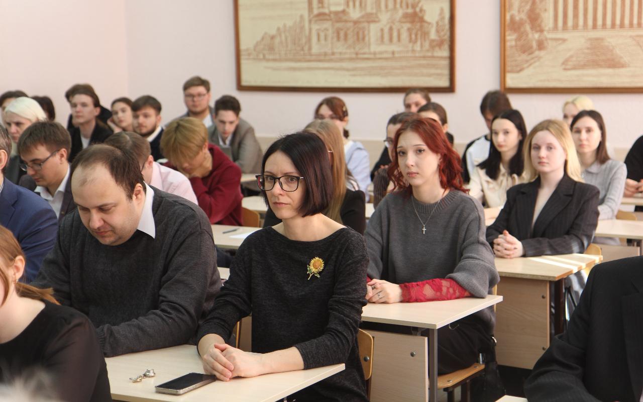 ФОТО к новости: Замечательный исследователь и стойкий человек: в НГПУ почтили память Людмилы Ивановны Дремовой