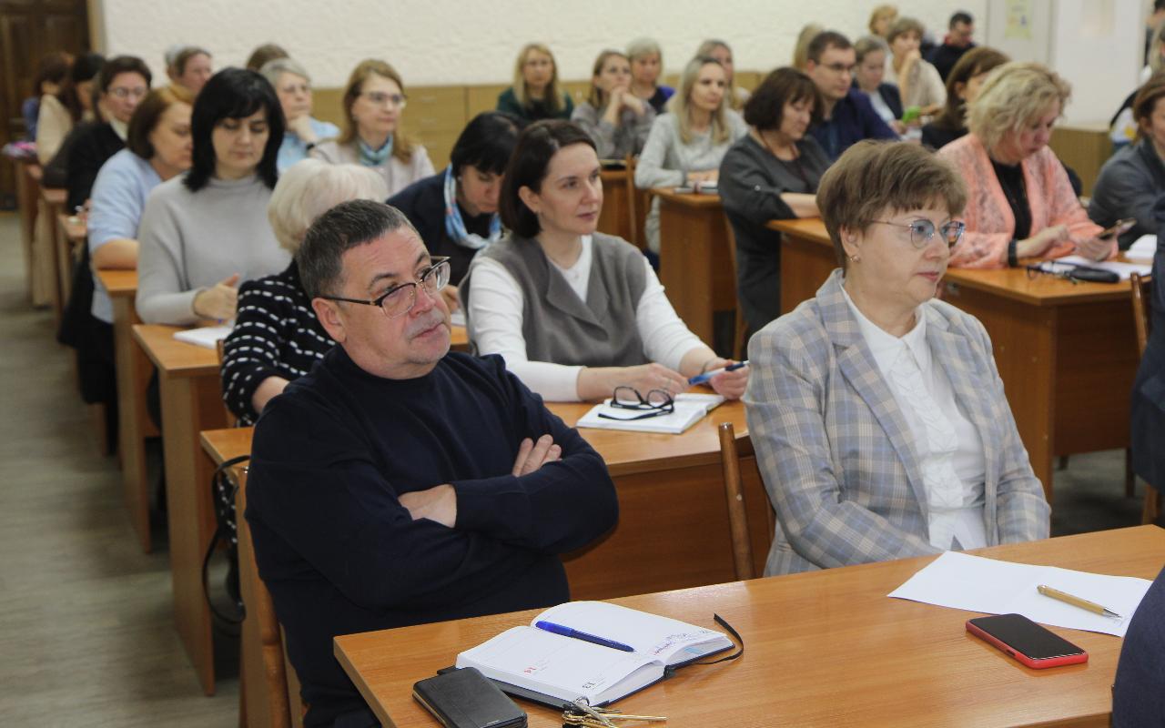ФОТО к новости: Вопросы планирования - в центре внимания на производственном совещании в НГПУ