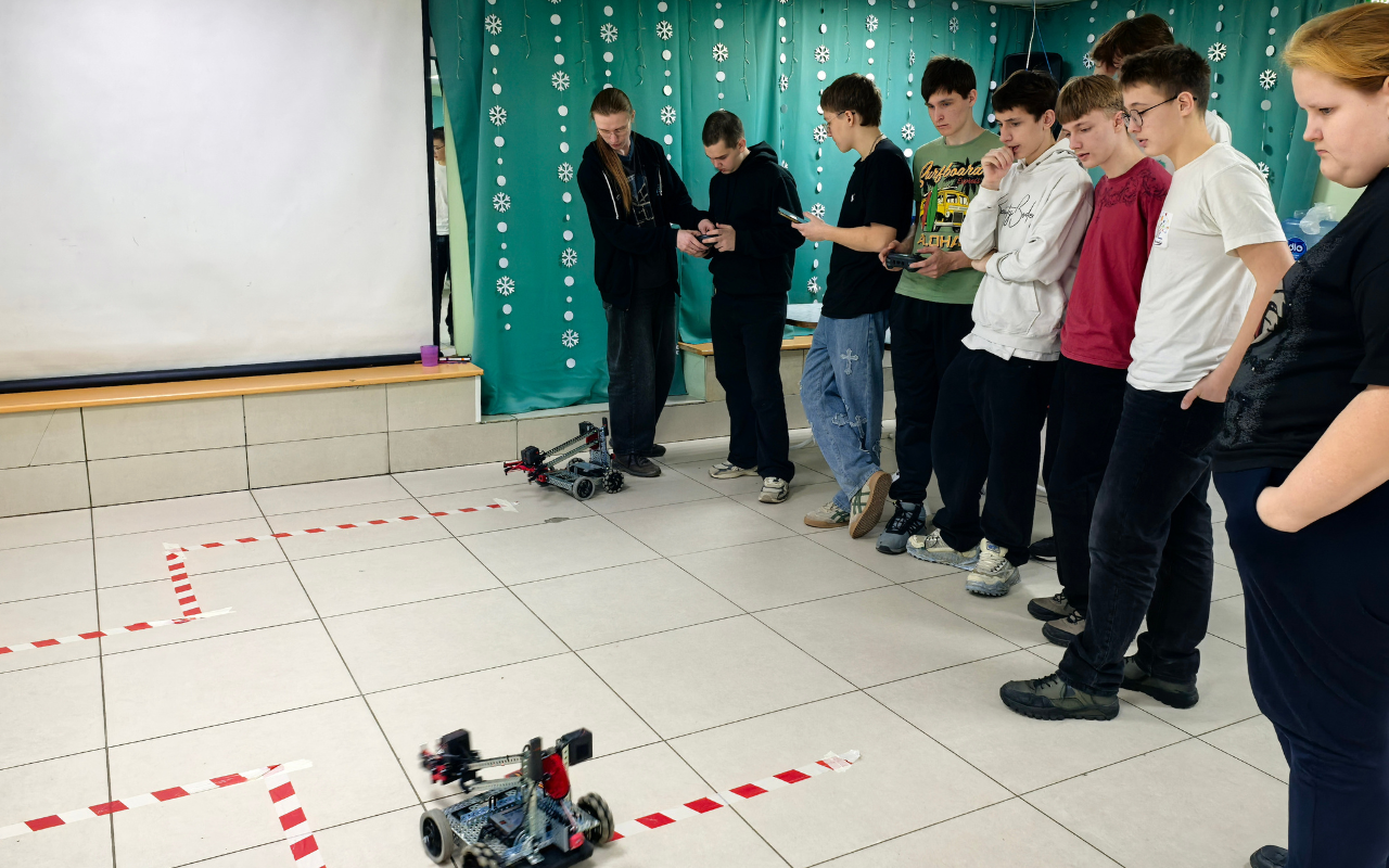 ФОТО к новости: День НГПУ на смене «Педагогические горизонты»: школьники погрузились в профессию педагога