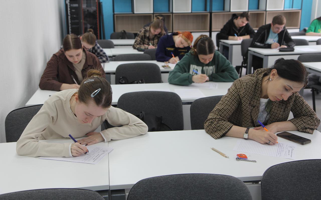 ФОТО к новости: В ИЕСЭН НГПУ состоялся Байкальский экологический диктант