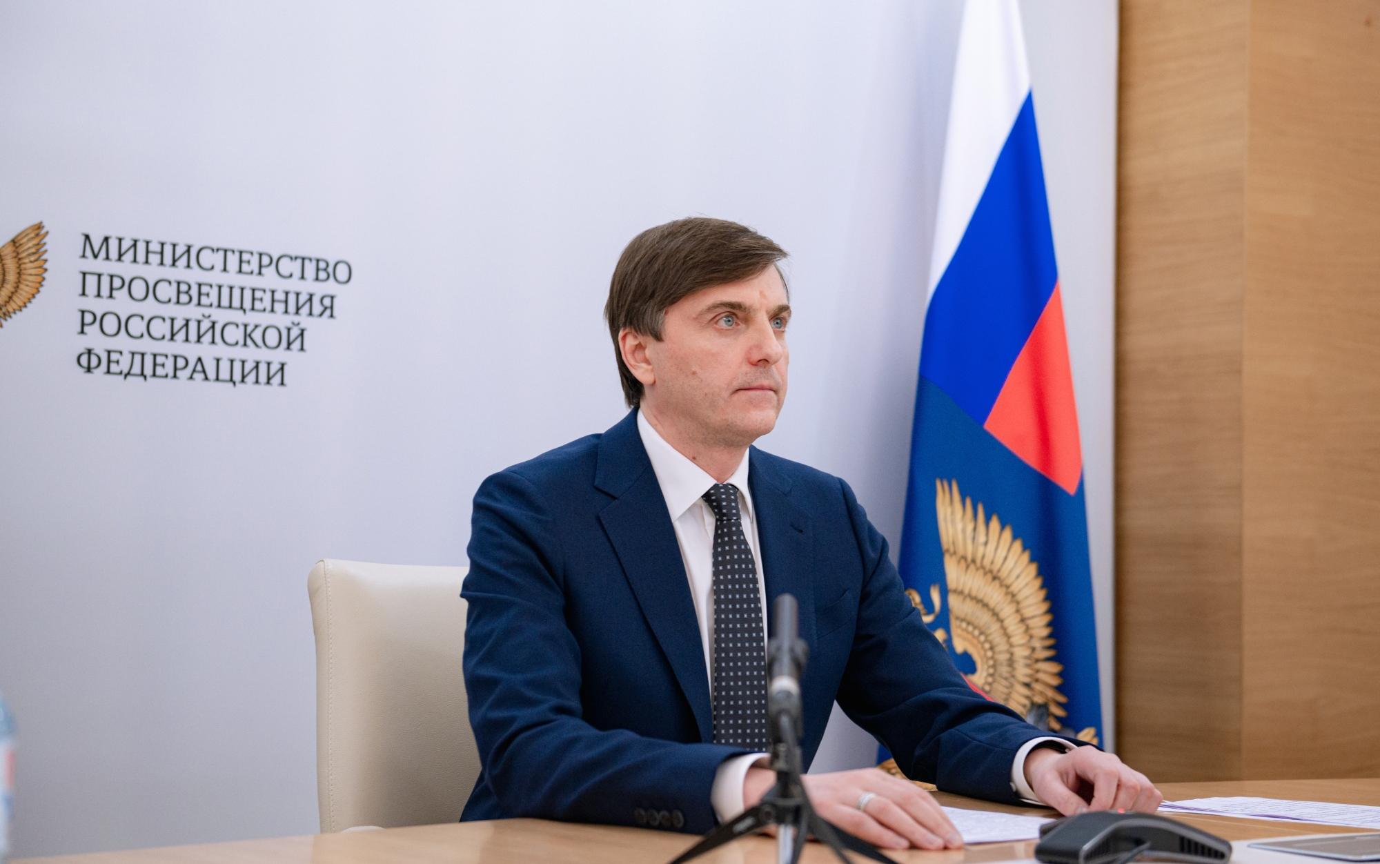 ФОТО к новости: Сергей Кравцов: «Почти 750 тысяч человек сдают ЕГЭ в 2026 году»