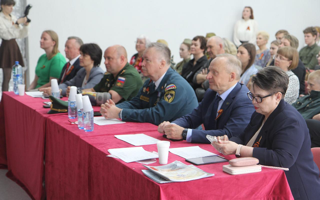 ФОТО к новости: И снова в путь «По страницам памяти»: в НГПУ подвели итоги конкурса чтецов
