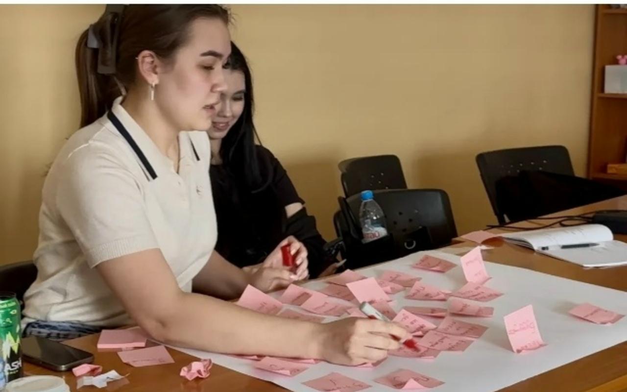 ФОТО к новости: Взгляд в школу будущего: итоги мозгового штурма участников проекта «Молодой управленец»