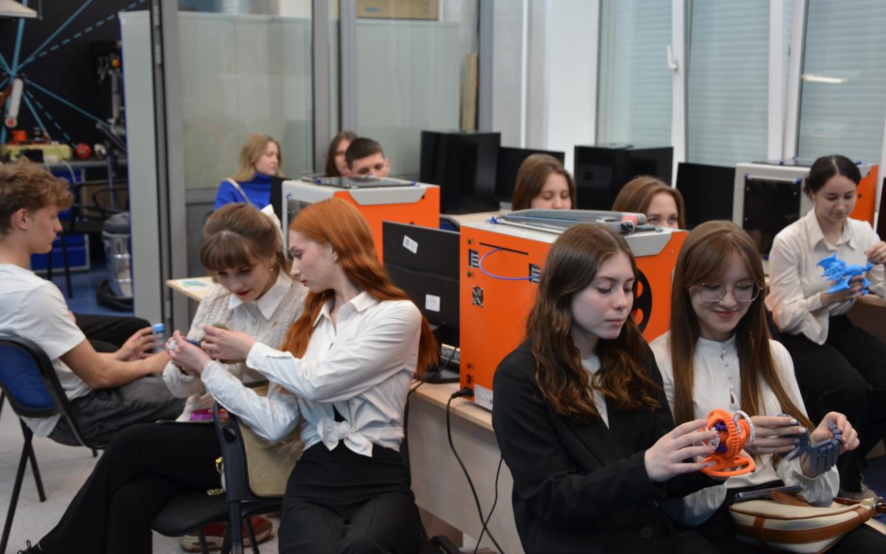 ФОТО к новости: НГПУ посетили будущие целевики из Коченёвского района