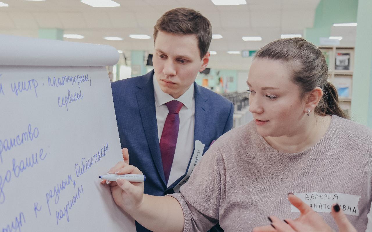 ФОТО к новости: Как работают молодые преподаватели НГПУ: энергия, поиск, первые уроки и большая вера в профессию