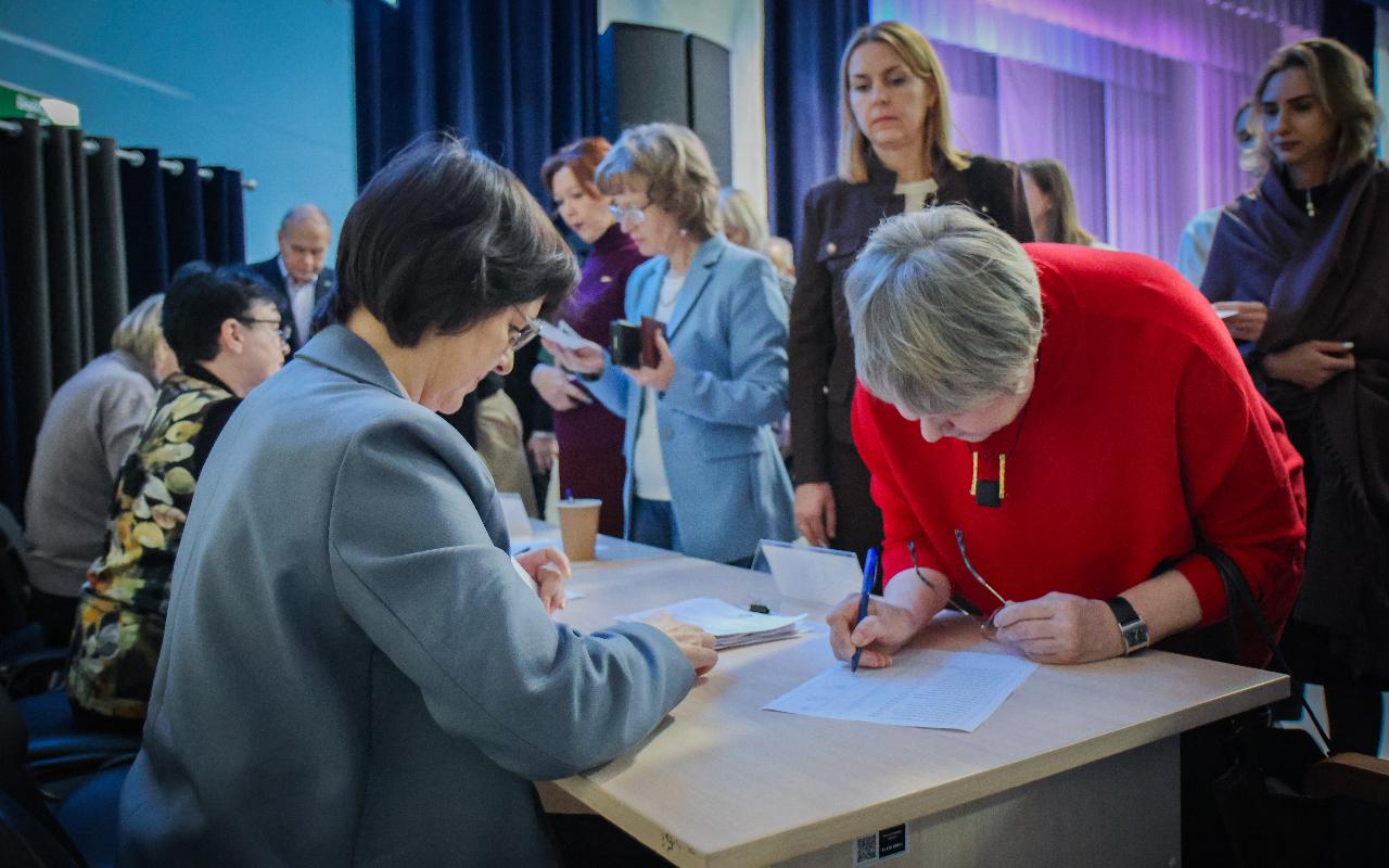 ФОТО к новости: Сергей Александрович Нелюбов избран ректором НГПУ