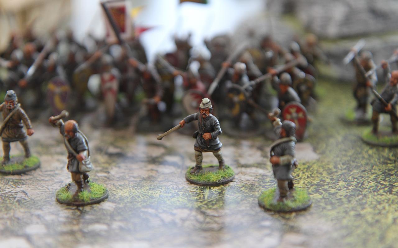 ФОТО к новости: Викинги, стрельцы, гусары: в НГПУ состоялась выставка военно-исторической миниатюры из коллекции выпускника ИИГСО