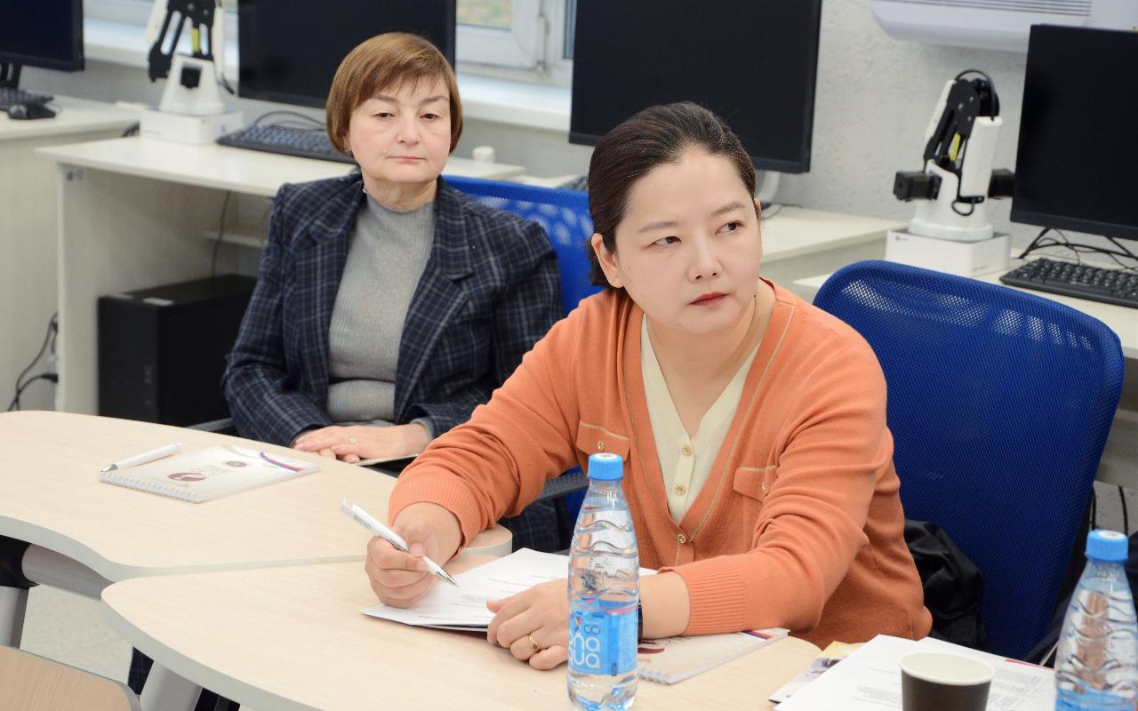 ФОТО к новости: Новый уровень качества подготовки студентов: НГПУ и Синьцзянский университет актуализировали договор о сотрудничестве