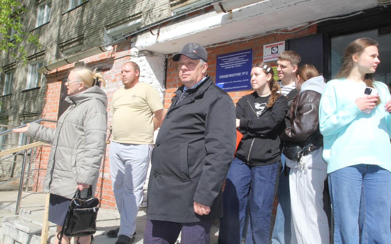 ФОТО к новости: Тренировки прошли успешно: в НГПУ проверили готовность общежитий к пожарной тревоге