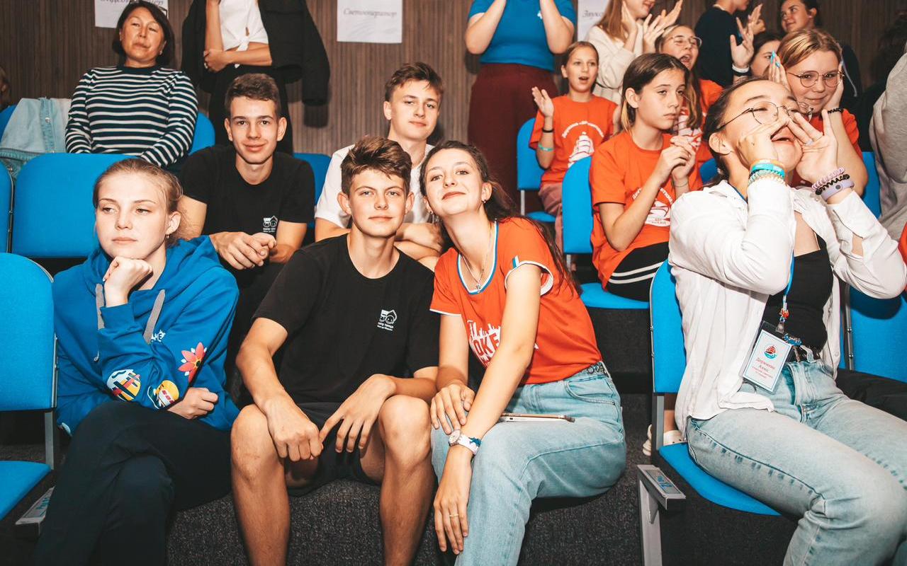 ФОТО к новости: Студентка НГПУ стала лучшим вожатым всероссийского детского центра «Океан»