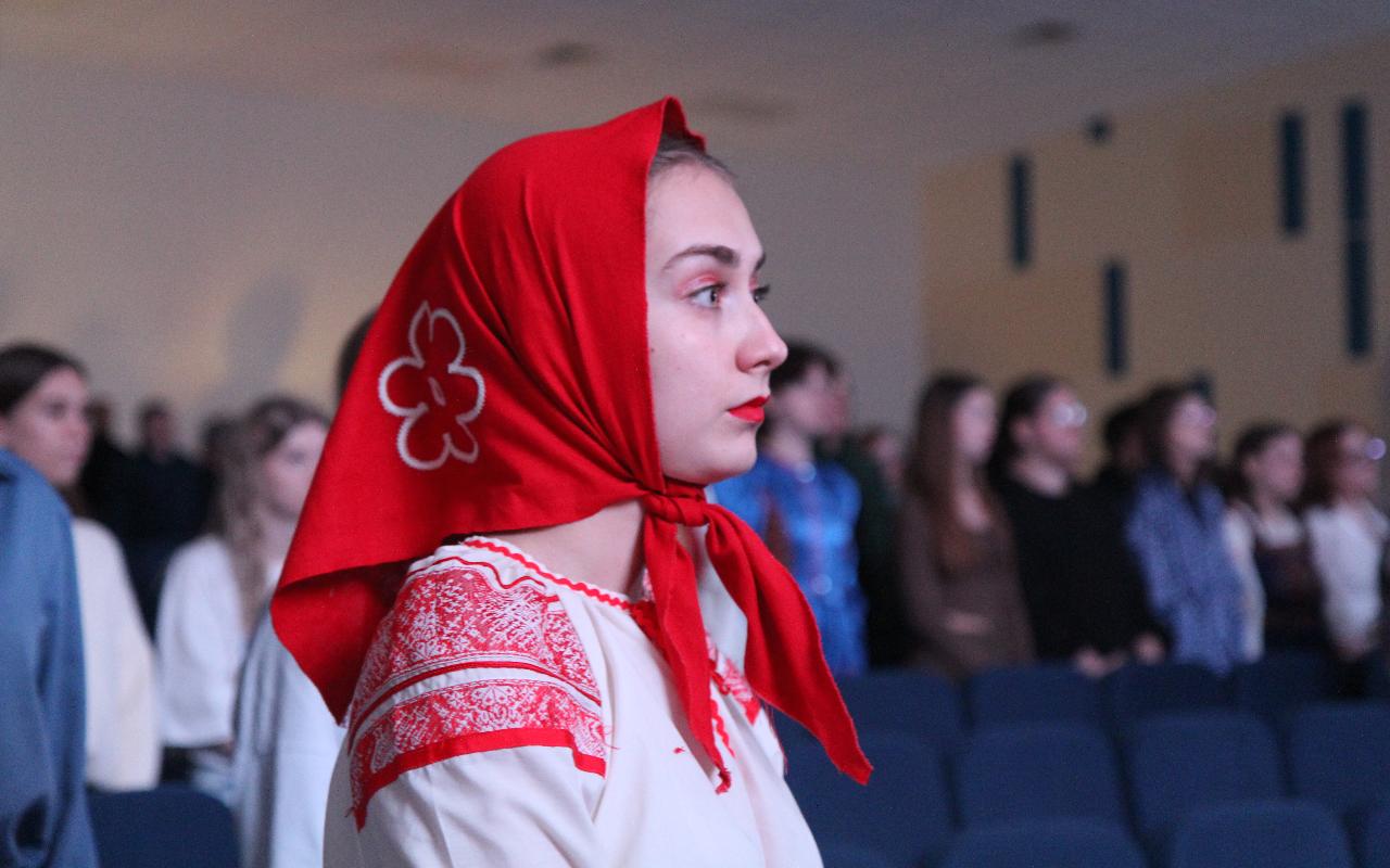 ФОТО к новости: Мир, согласие, единство – самое важное для России!