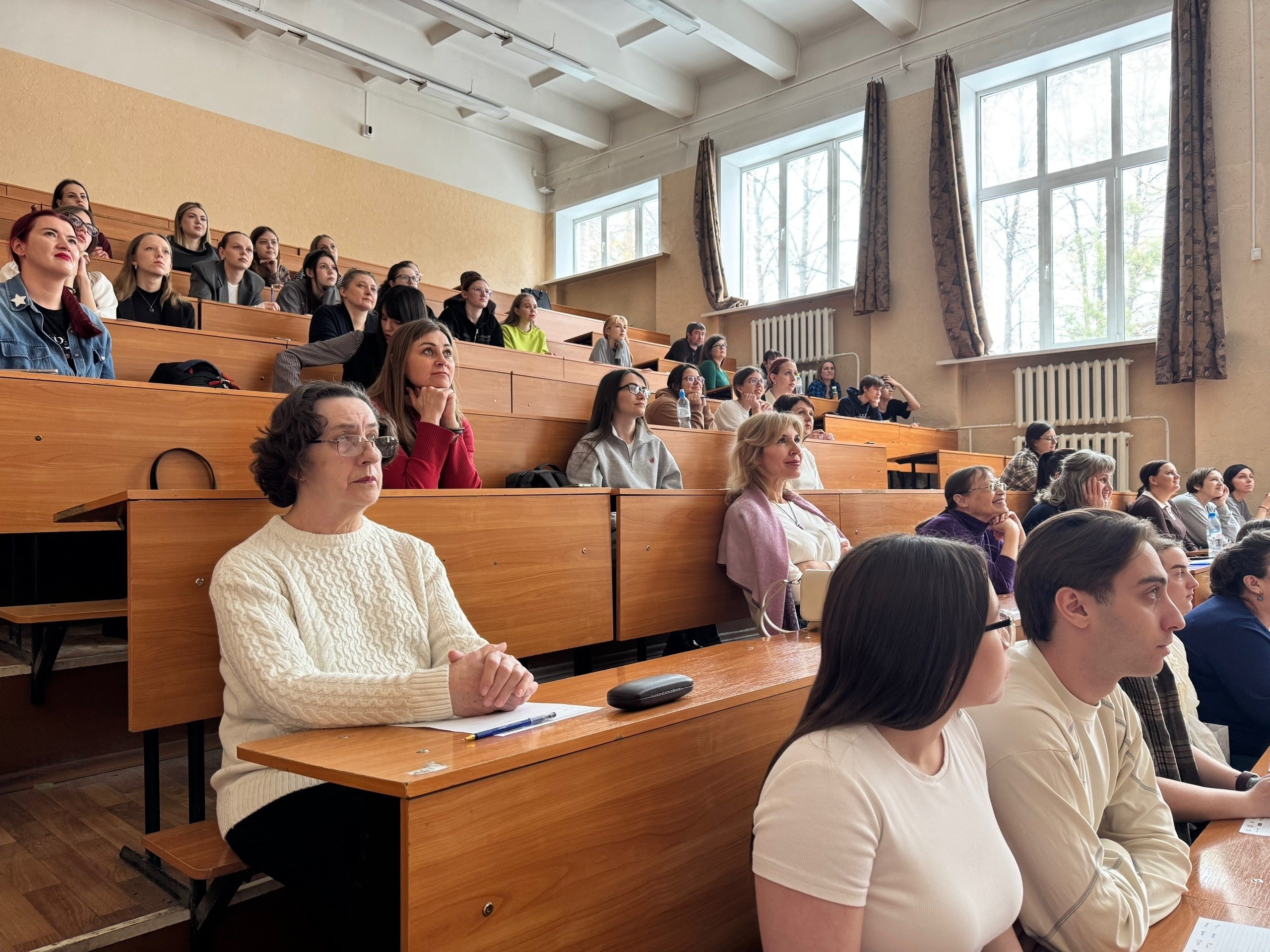 ФОТО к новости: В НГПУ прошла международная акция «Тотальный диктант»
