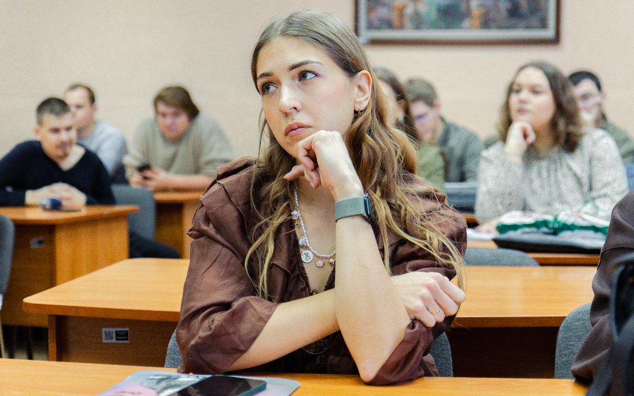 ФОТО к новости: Где проходит грань закона: в НГПУ студентам рассказали об ответственности за экстремизм и терроризм