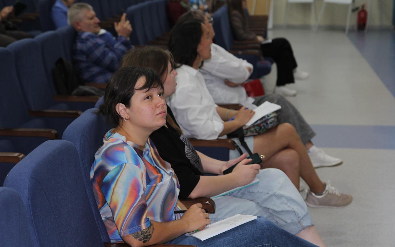 ФОТО к новости: Развернутые ответы на «Большие вызовы» подготовили в НГПУ