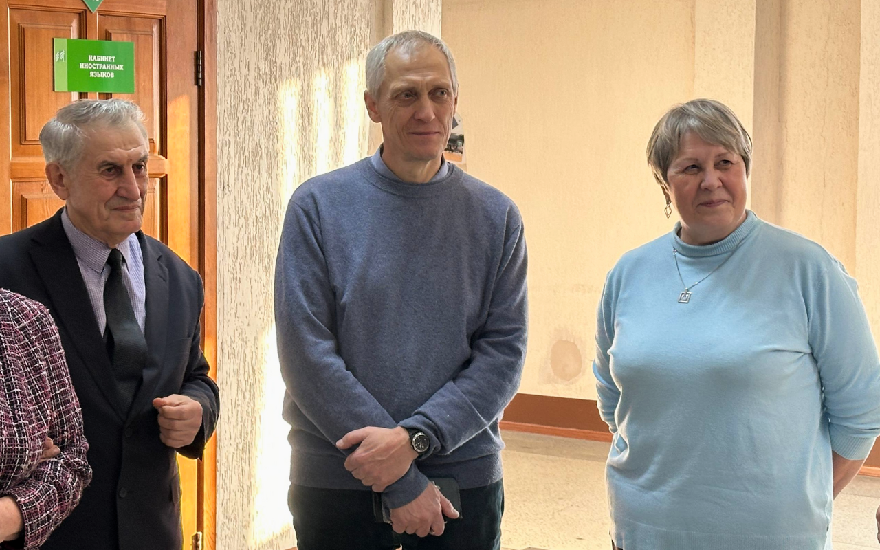 ФОТО к новости: В НГПУ открылась фотовыставка Павла Мирошникова «Династии»