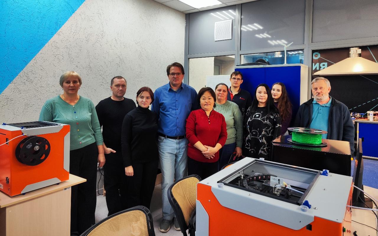 ФОТО к новости: Уроки труда XXI века: в НГПУ создано современное технологическое пространство для педагогов