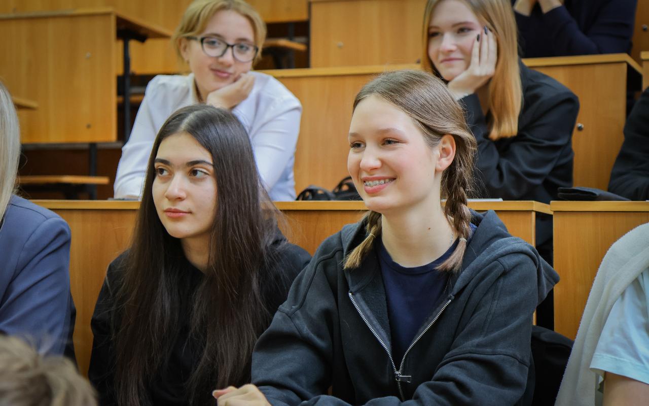 ФОТО к новости: Дневник ПедСибири: В НГПУ проходит естественно-научная смена для школьников Новосибирской области