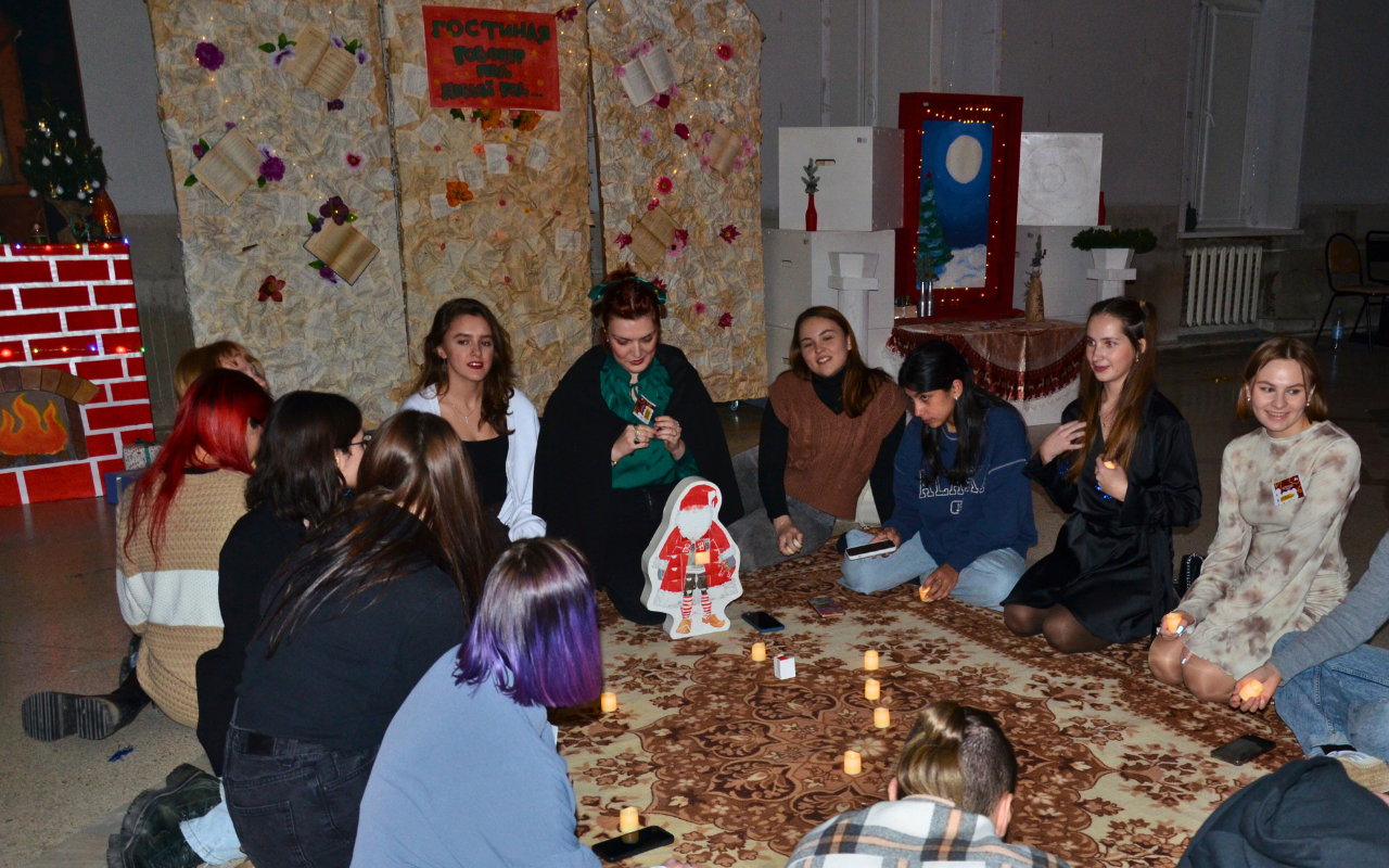 ФОТО к новости: В НГПУ прошёл фестиваль «Говорят под Новый год...»