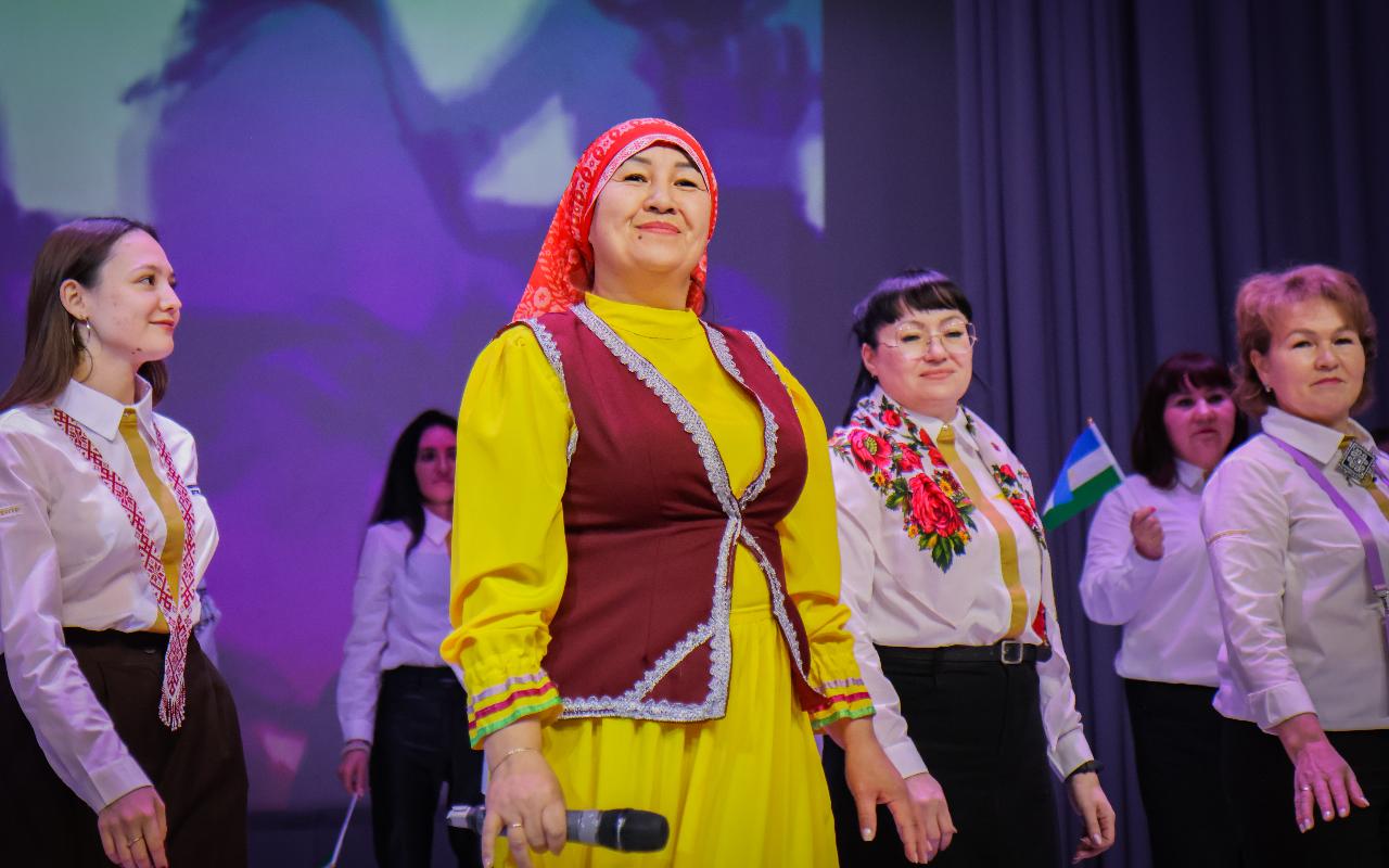 ФОТО к новости: В НГПУ состоялось закрытие второго потока обучения советников директоров по воспитанию