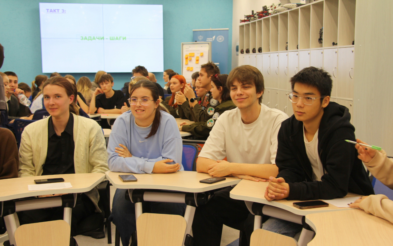 ФОТО к новости: Дневник ПедСибири: в НГПУ обсудили будущее молодёжной политики: форсайт-сессия собрала активных студентов, лидеров объединений и администрацию университета