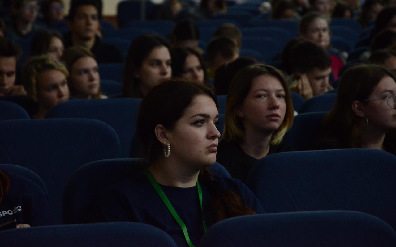 ФОТО к новости: Алексей Чадов: «Педагогика – высшее искусство». В НГПУ открылся форум трека «Знание.Учитель» Российского общества «Знание»