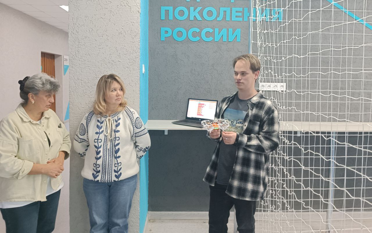 ФОТО к новости: В технопарке НГПУ завершились курсы по работе с беспилотниками для учителей технологии Коченевского района