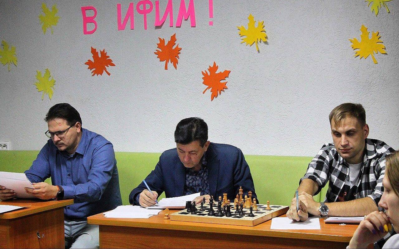 ФОТО к новости: Дневник ПедСибири. Поэтический конкурс «ИСТИНА» в ИФиМ: студенты проверили, способен ли искусственный интеллект заменить живое слово