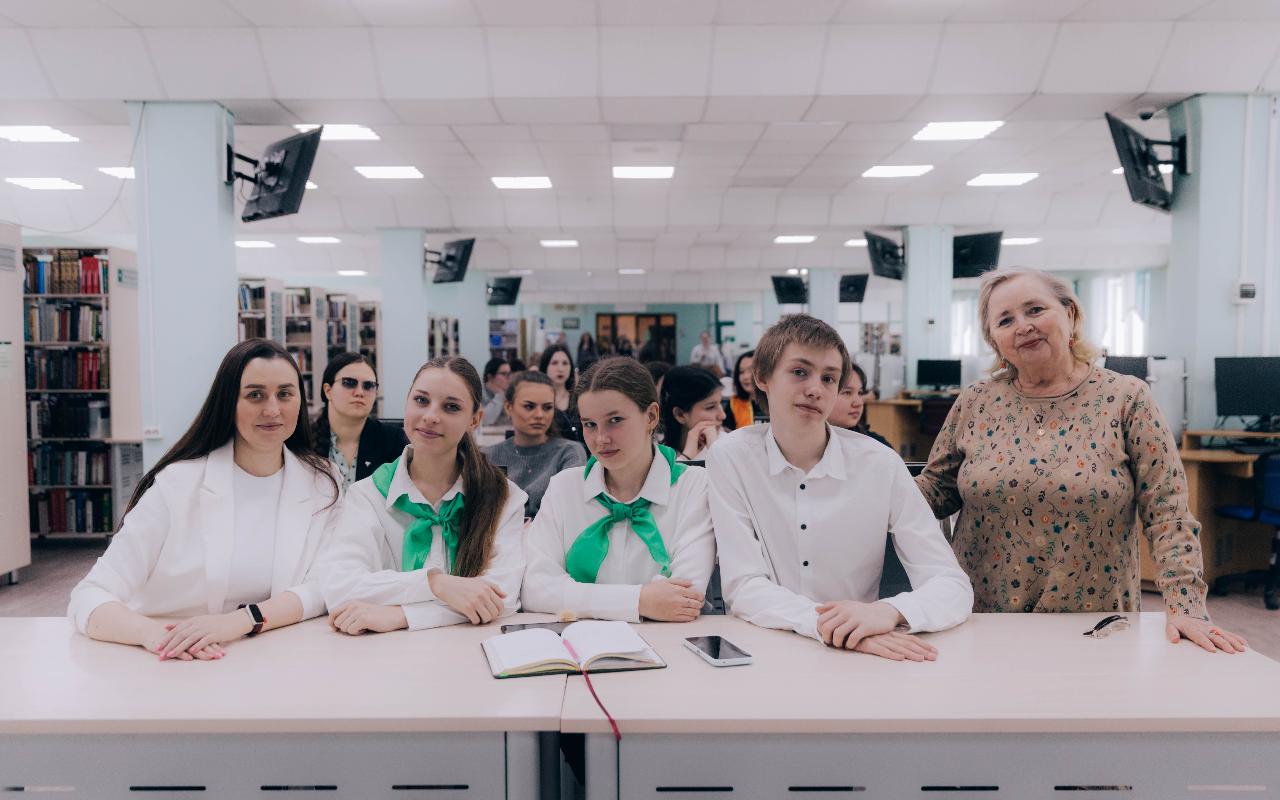 ФОТО к новости: Многонациональная Россия — моя Родина: в Институте детства НГПУ прошёл праздник единства народов