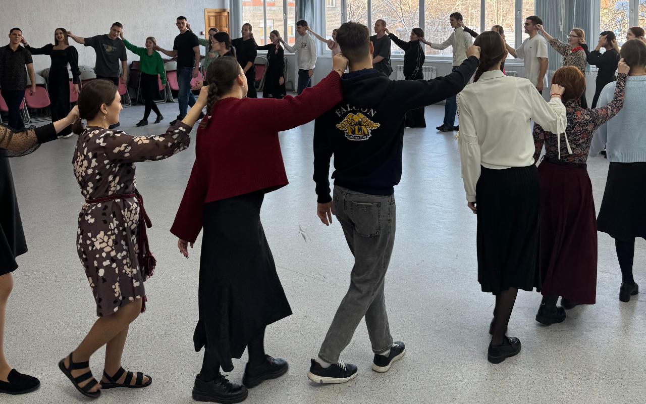 ФОТО к новости: В НГПУ отпраздновали Кузьминскую вечёрку — студенты оживили народные традиции