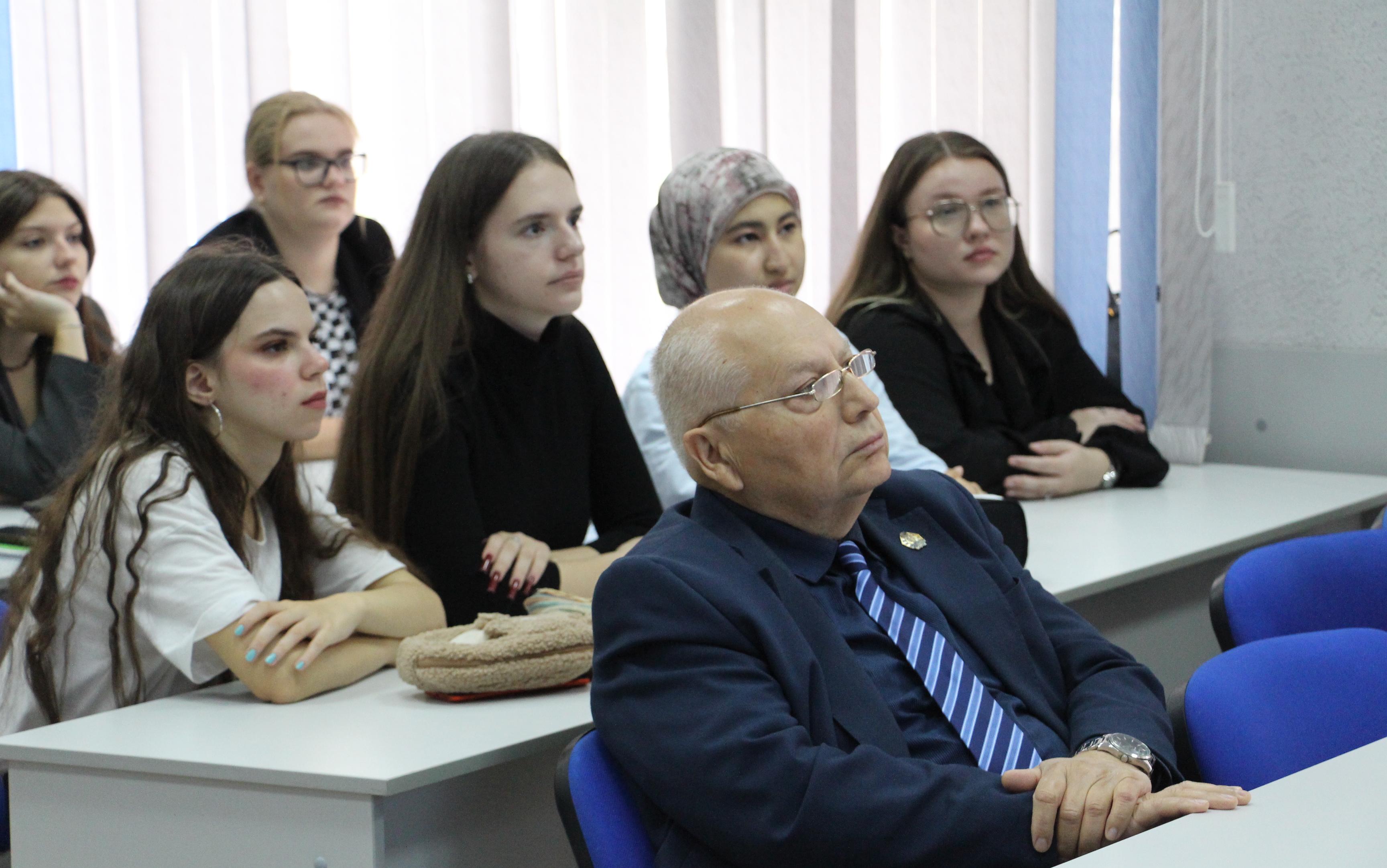 ФОТО к новости: Преподаватель НГПУ рассказал о своих исследованиях в рамках гранта РНФ