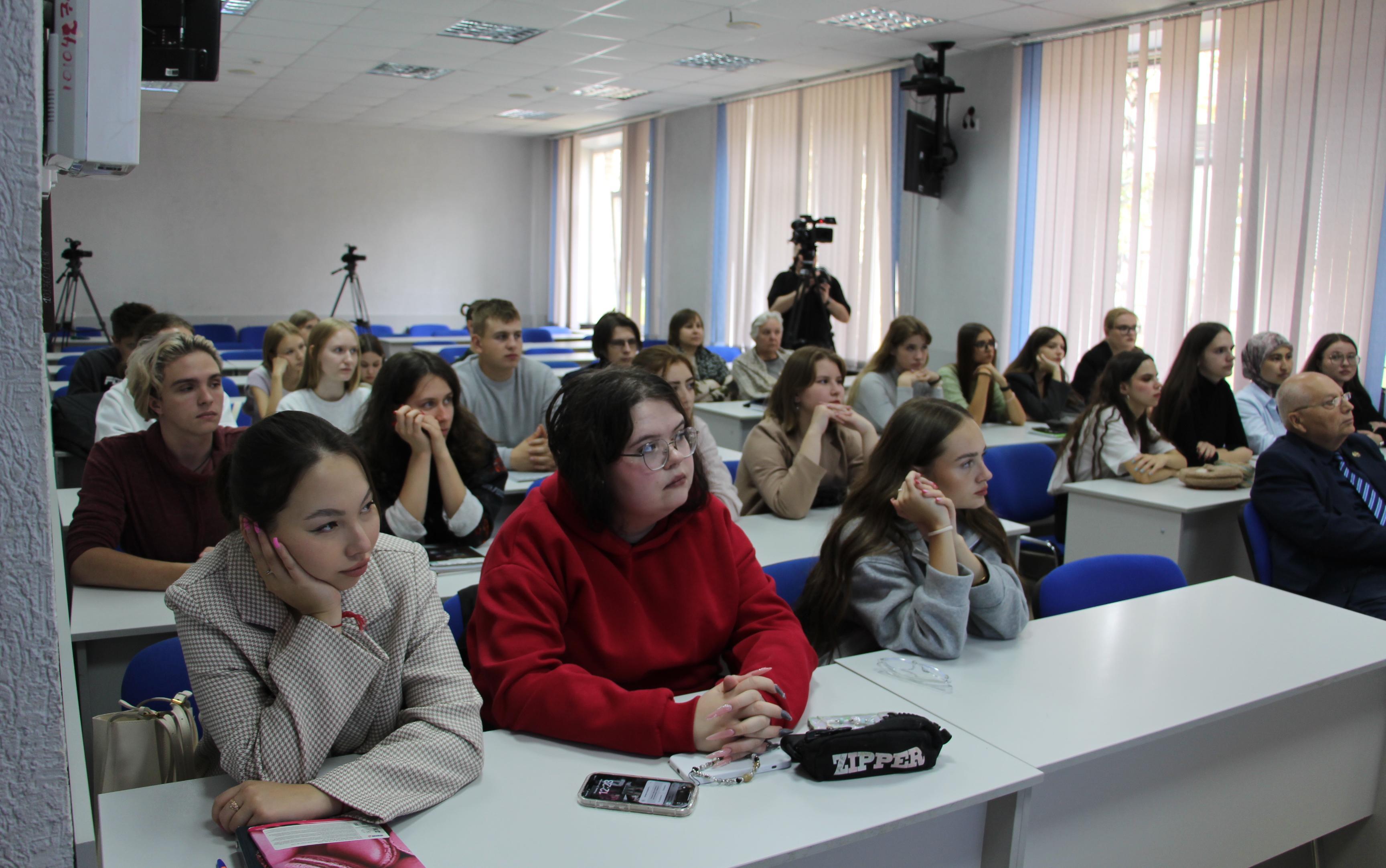 ФОТО к новости: Преподаватель НГПУ рассказал о своих исследованиях в рамках гранта РНФ