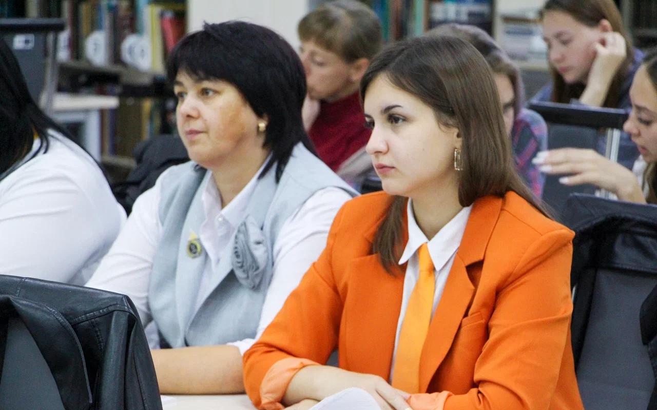 ФОТО к новости: Семья как ресурс: в НГПУ обсудили влияние проекта «Орлята России» на социальную активность родителей
