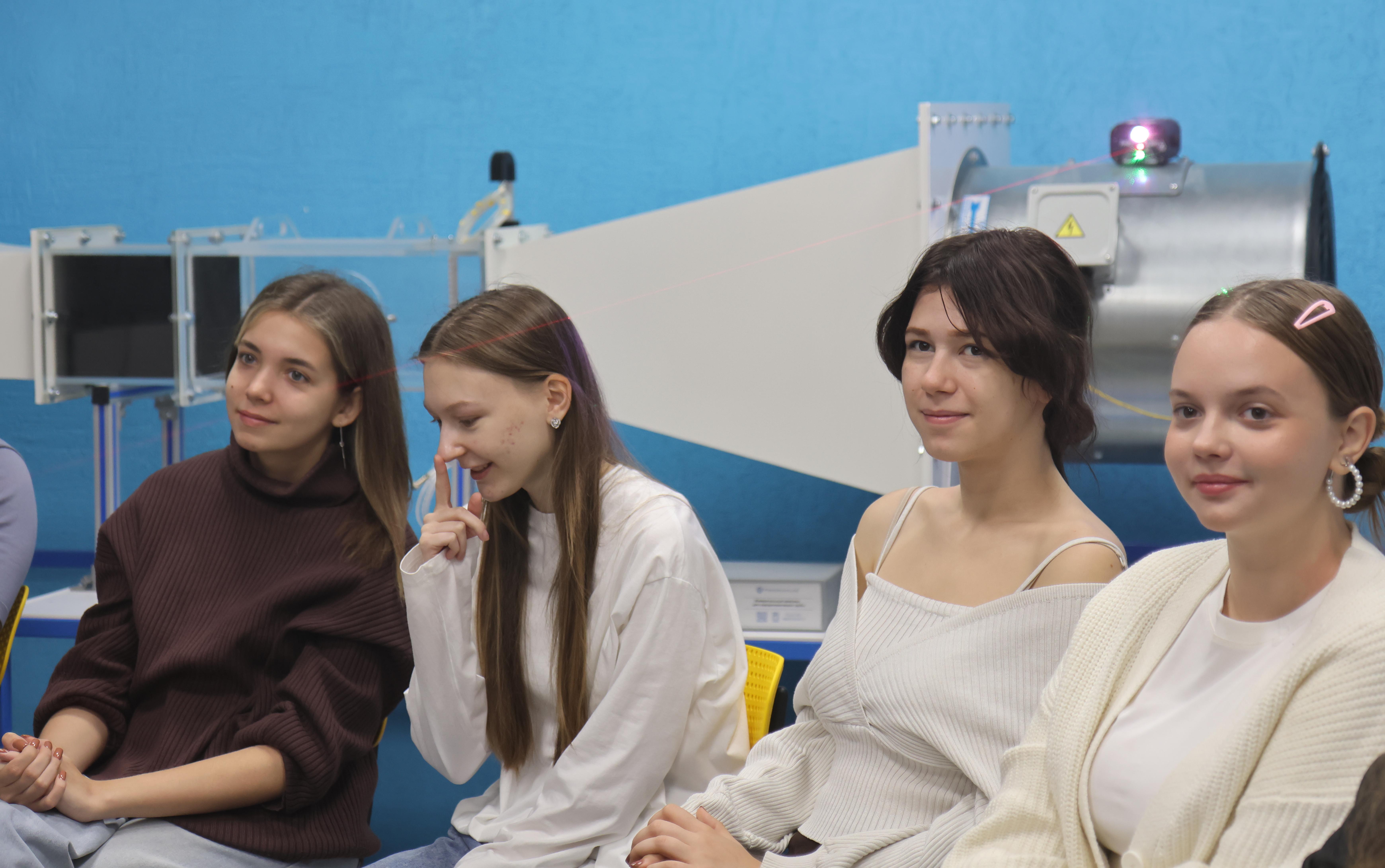 ФОТО к новости: «Нескучно о естественно-научном»: Никола Тесла рекомендует 