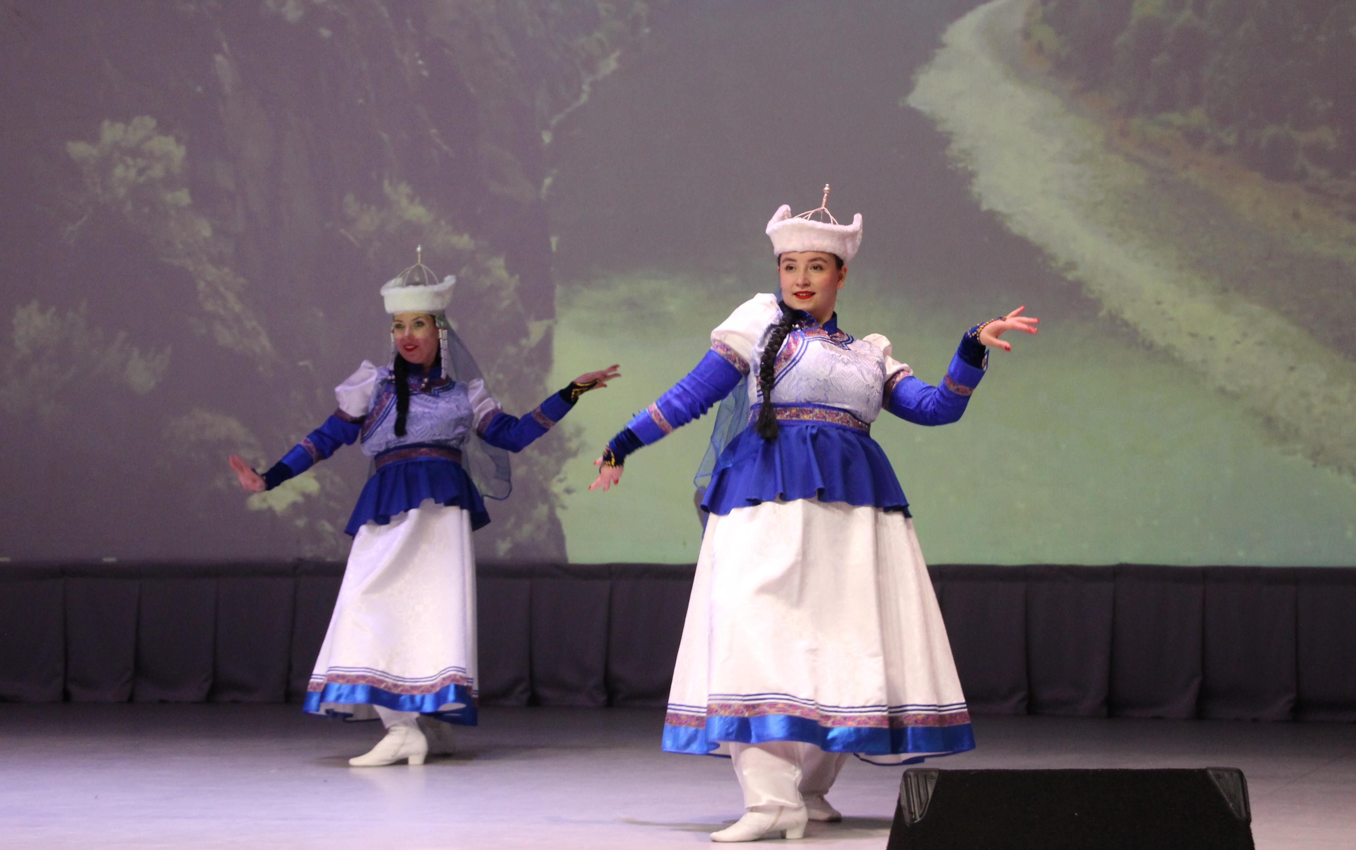 ФОТО к новости: Культура объединяет: в Новосибирске прошла конференция, посвященная дружбе народов  
