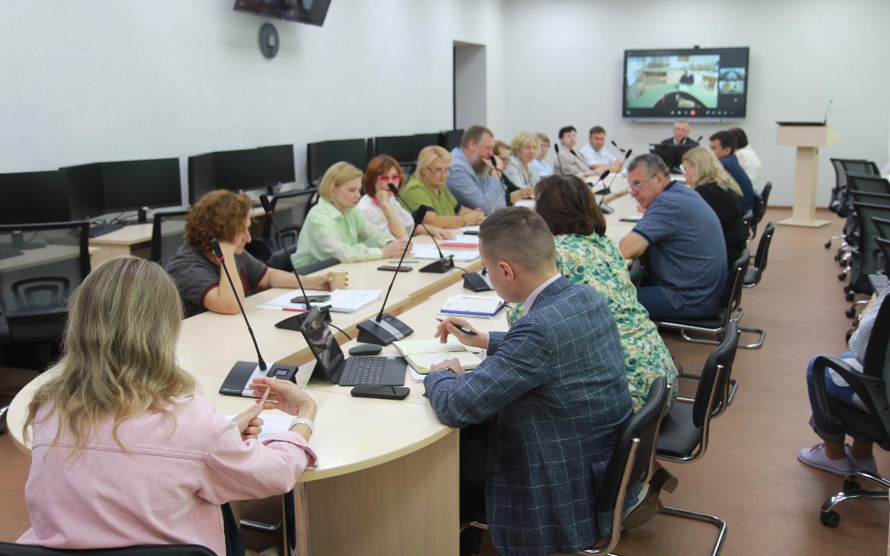ФОТО к новости: Зачисление студентов на программы бакалавриата и специалитета НГПУ завершено