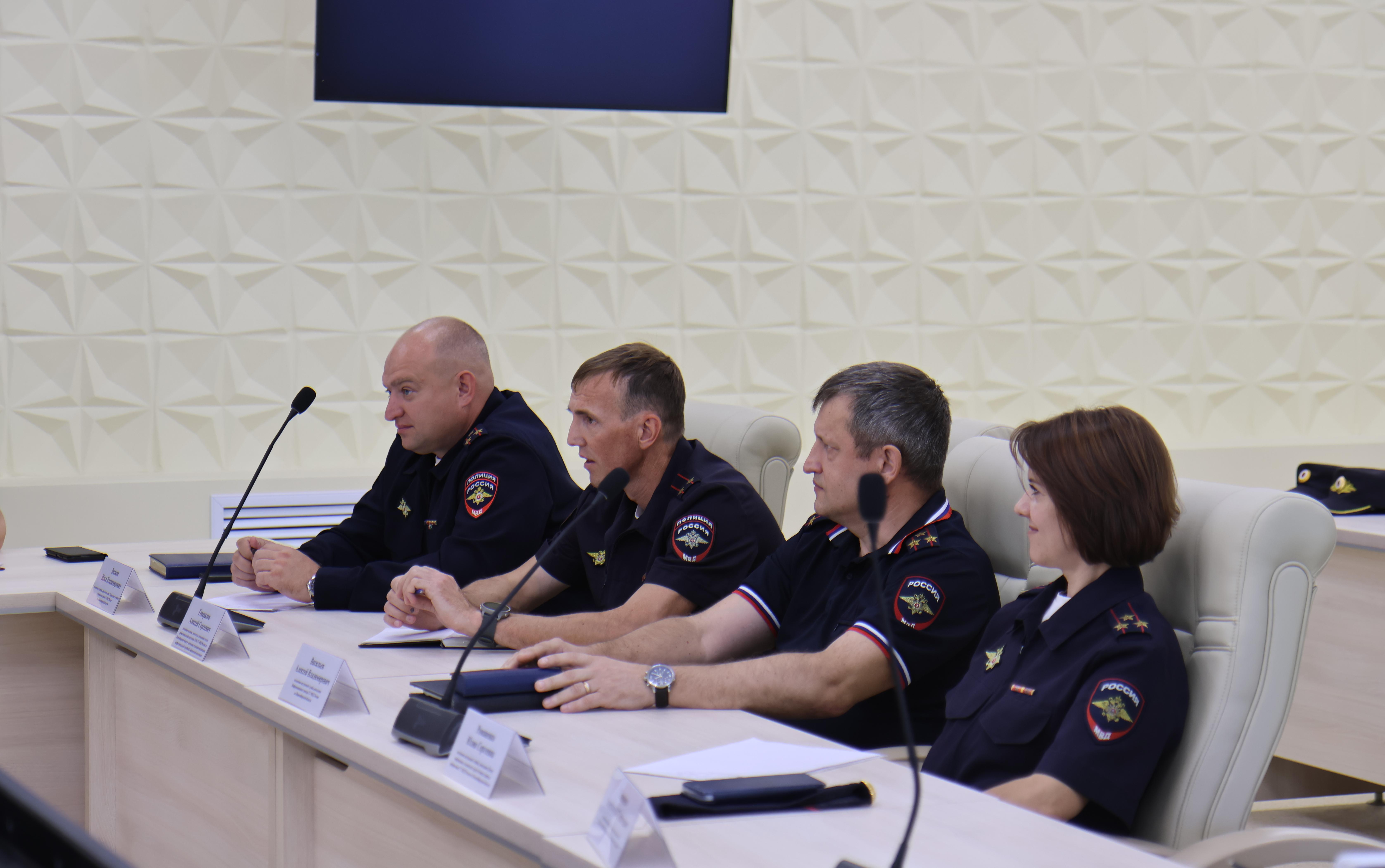 ФОТО к новости: Студенты НГПУ будут проходить практику в ГУ МВД России по Новосибирской области