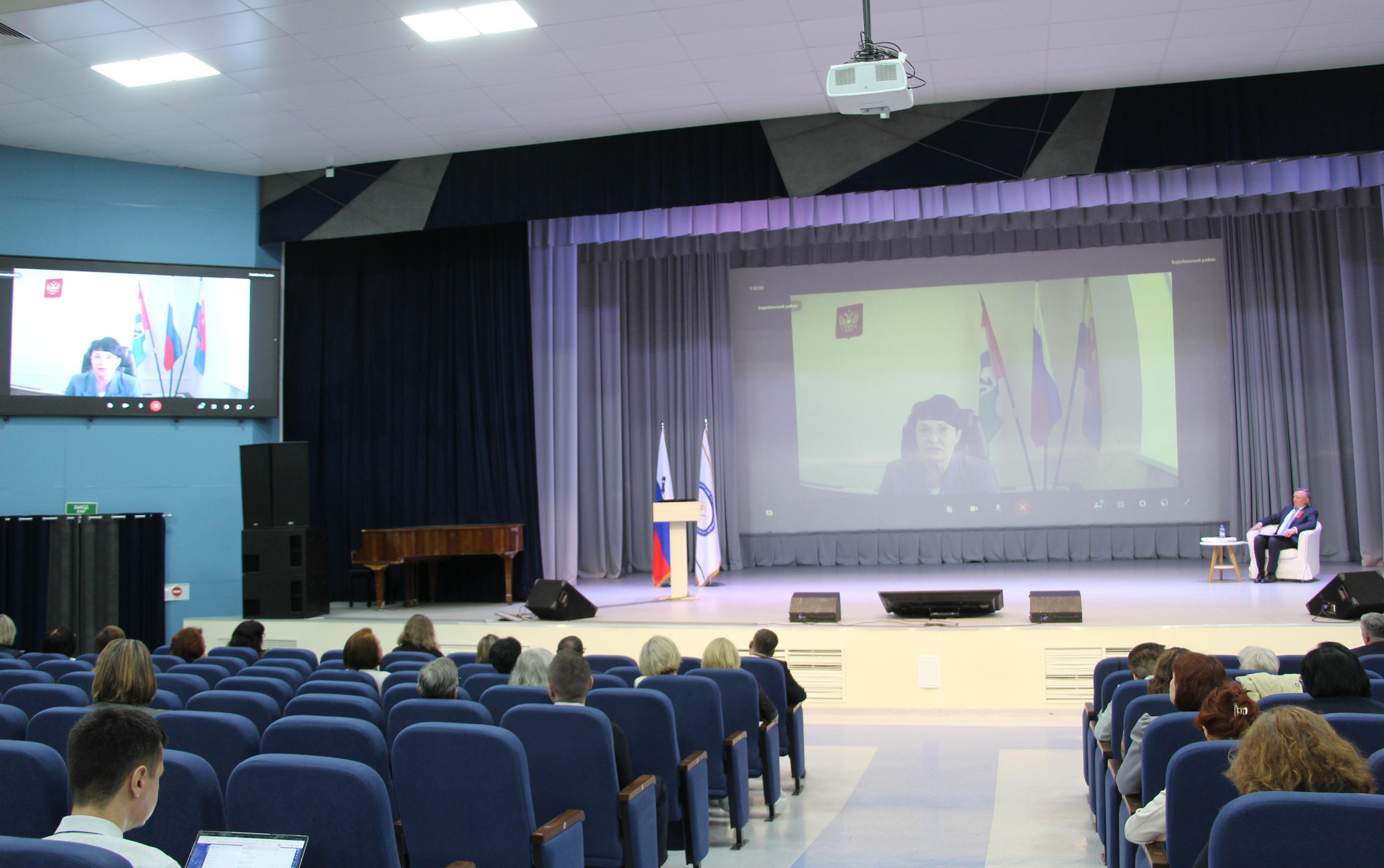 ФОТО к новости: Качество математического и естественно-научного образования региона обсудили в НГПУ