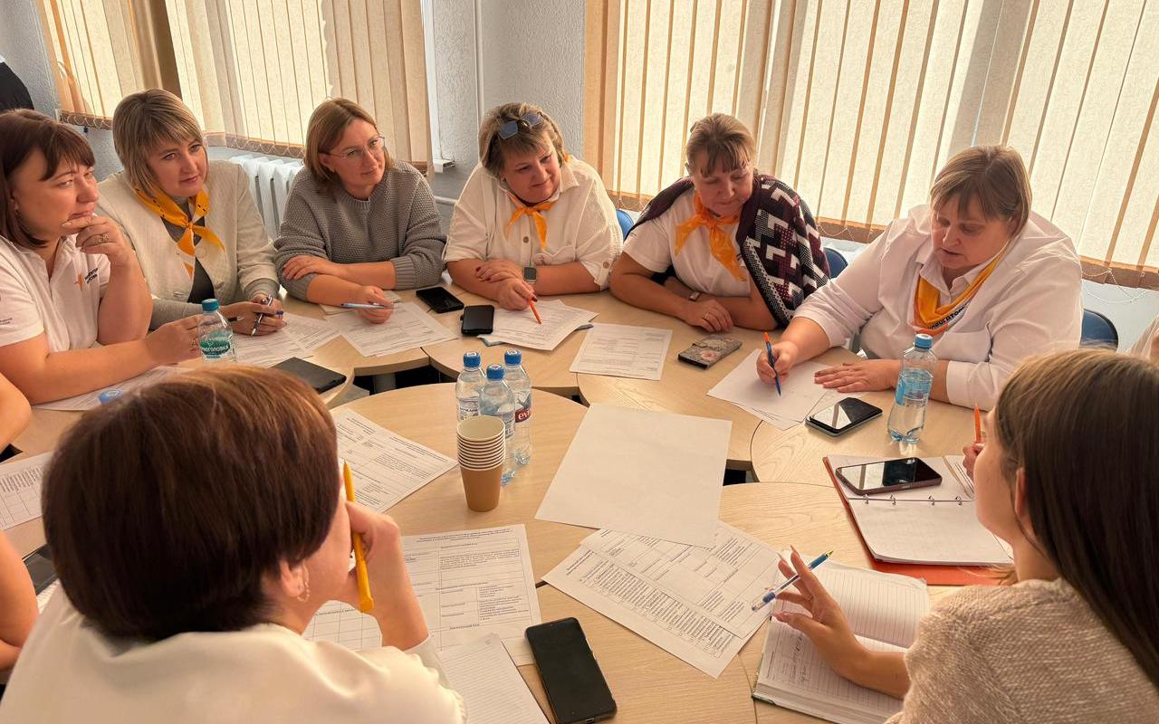 ФОТО к новости: Более сорока советников по воспитанию посетили экспертную мастерскую в ИНО НГПУ 