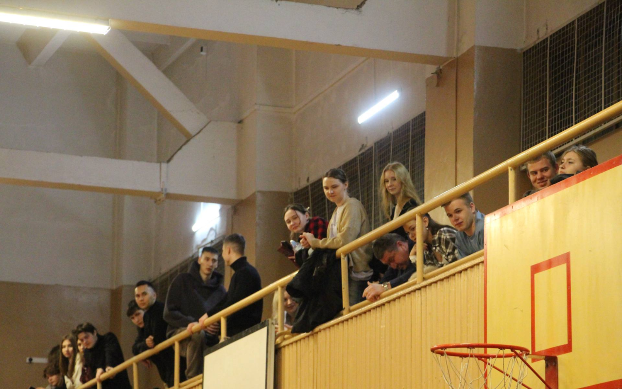 ФОТО к новости: Двойной волейбольный вечер в НГПУ