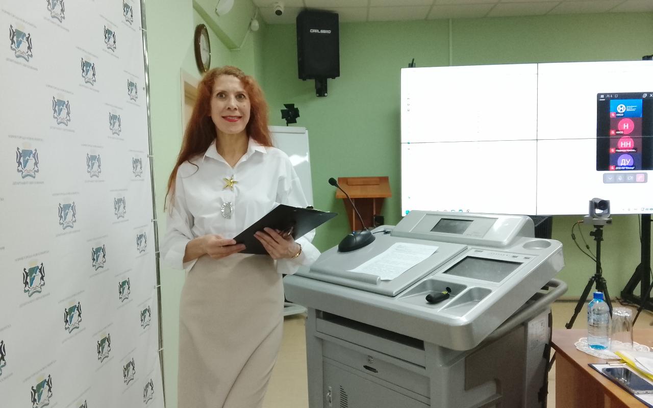 ФОТО к новости: Познать русский характер: разработка доцента НГПУ отмечена на конкурсе педагогических практик в Новосибирске