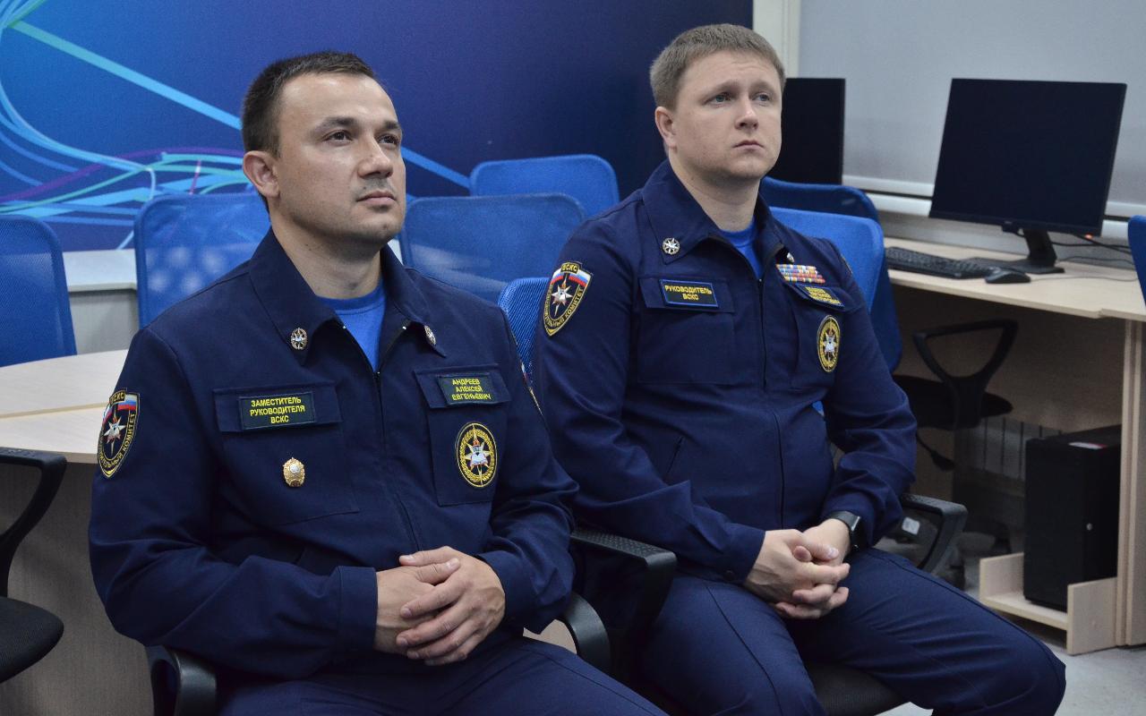ФОТО к новости: Всероссийский студенческий корпус спасателей и НГПУ заключили соглашение о сотрудничестве