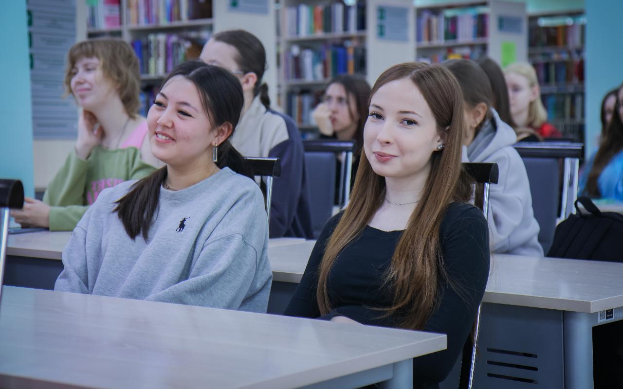 ФОТО к новости: Многонациональная Россия — моя Родина: в Институте детства НГПУ прошёл праздник единства народов